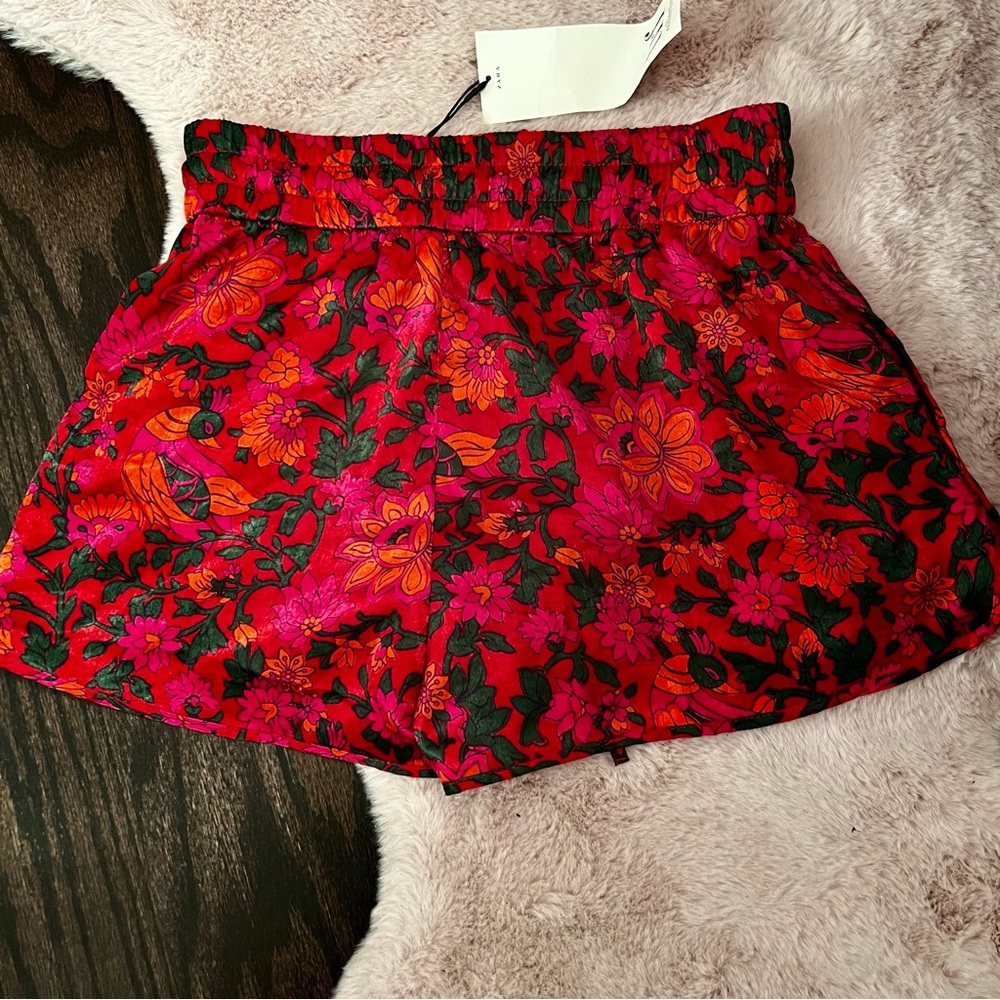 NWT Zara floral shorts